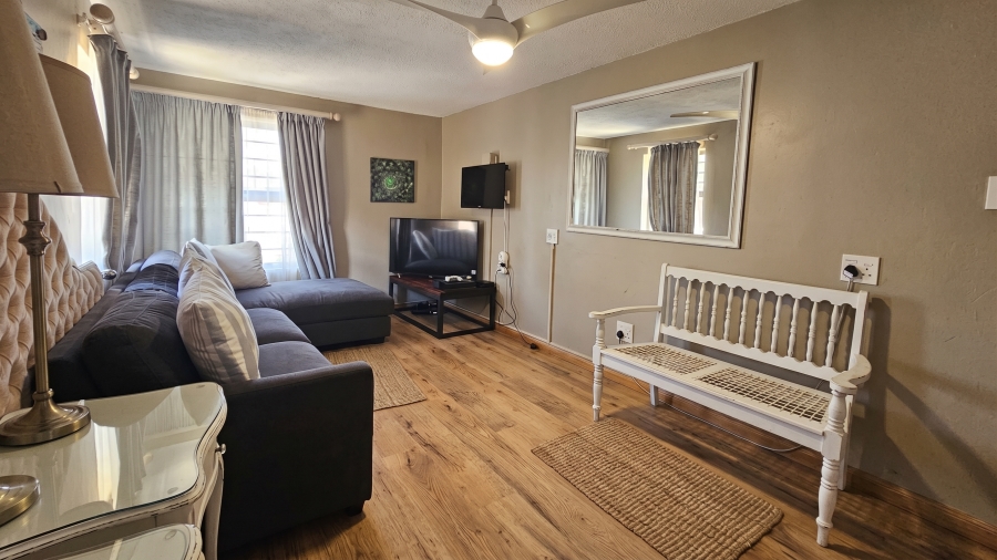 5 Bedroom Property for Sale in Voelklip Western Cape